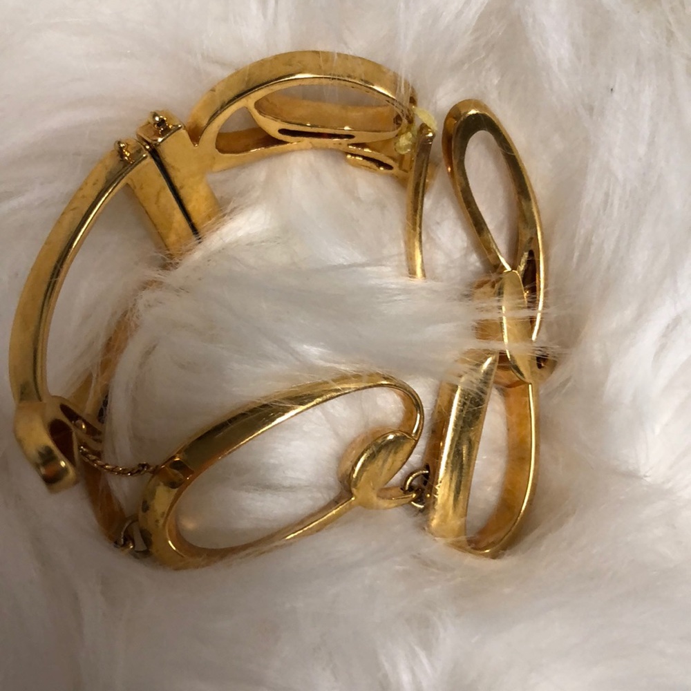 JUICY COUTURE BANGLES /NECKLACE NOT INCLUDED - Picture 8 of 8